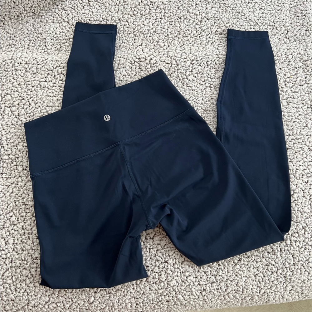 EUC Lululemon leggings size 8.